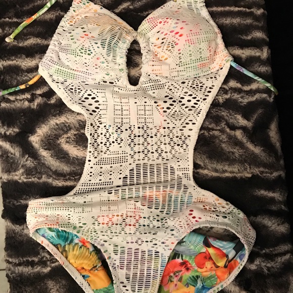 Sexy Monokini - Picture 1 of 8